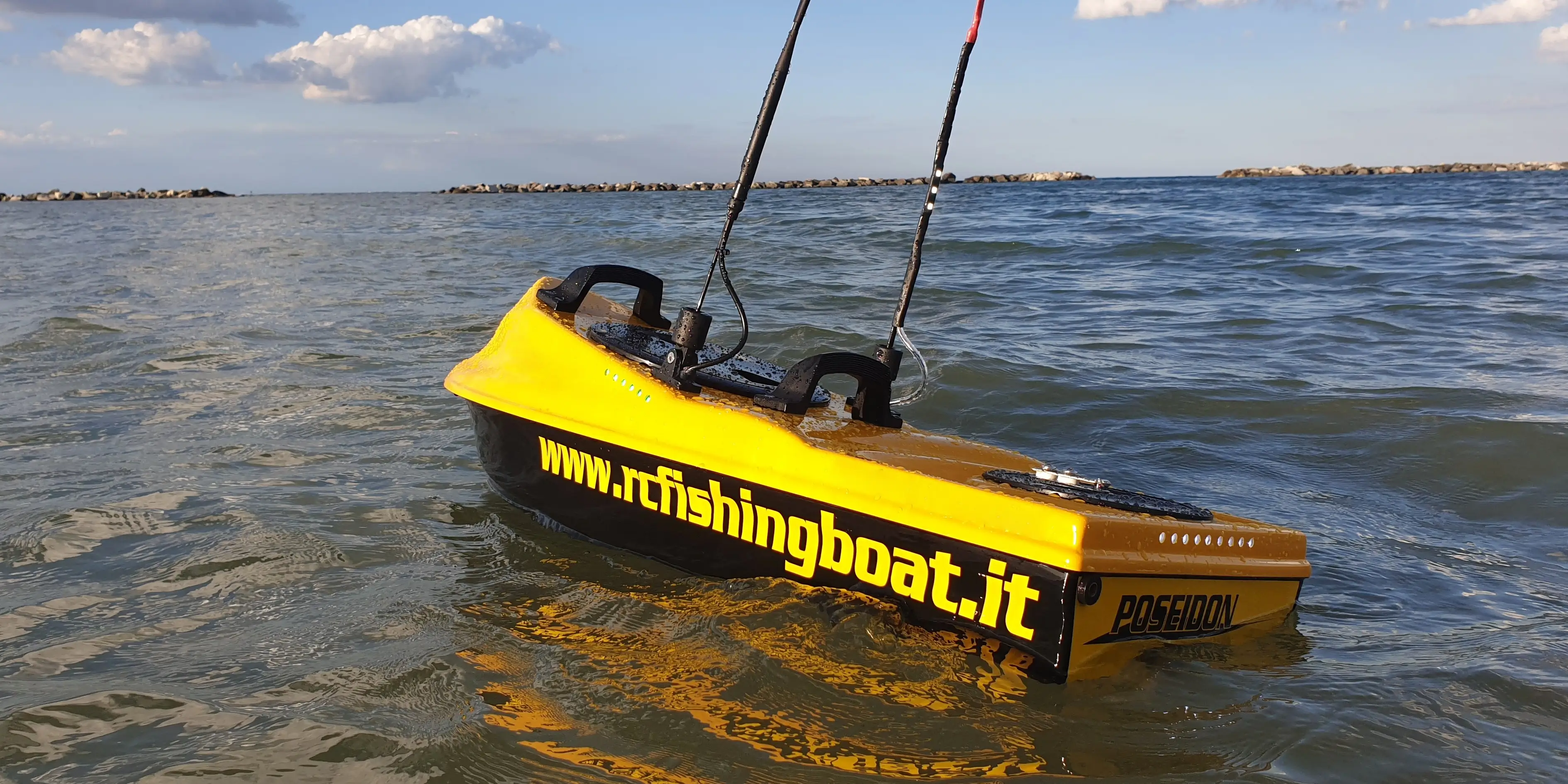 Fishing bait boat